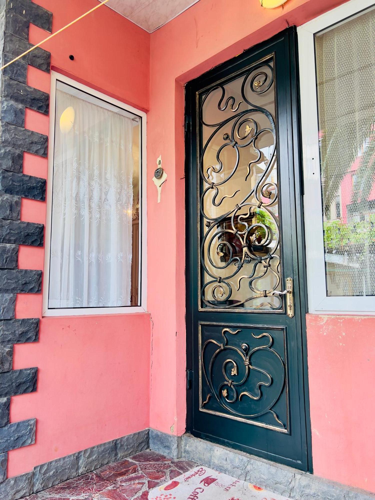 Apartment Maisi Batumi Exterior foto
